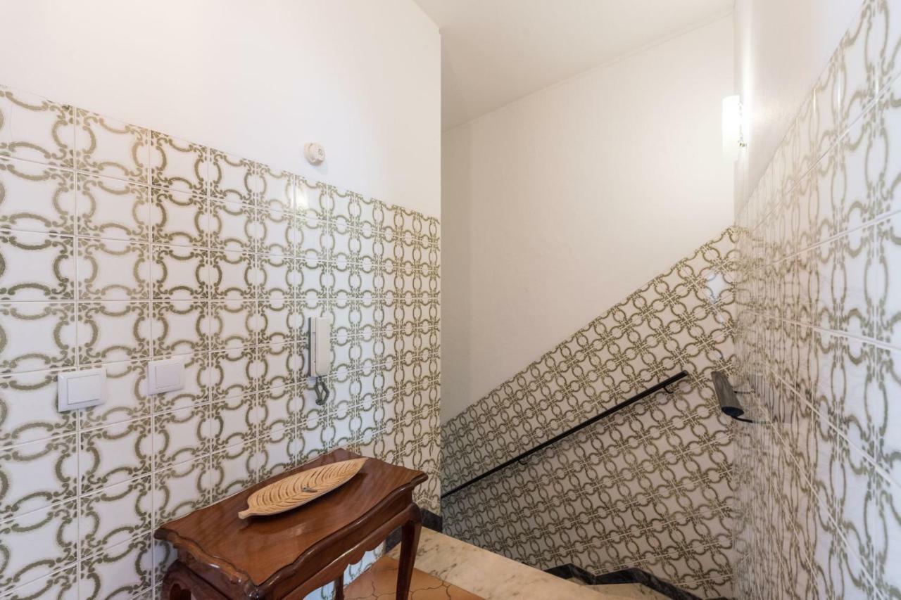 Lovelystay - 3 Bedroom Apartment In Вила-ду-Биспо Экстерьер фото