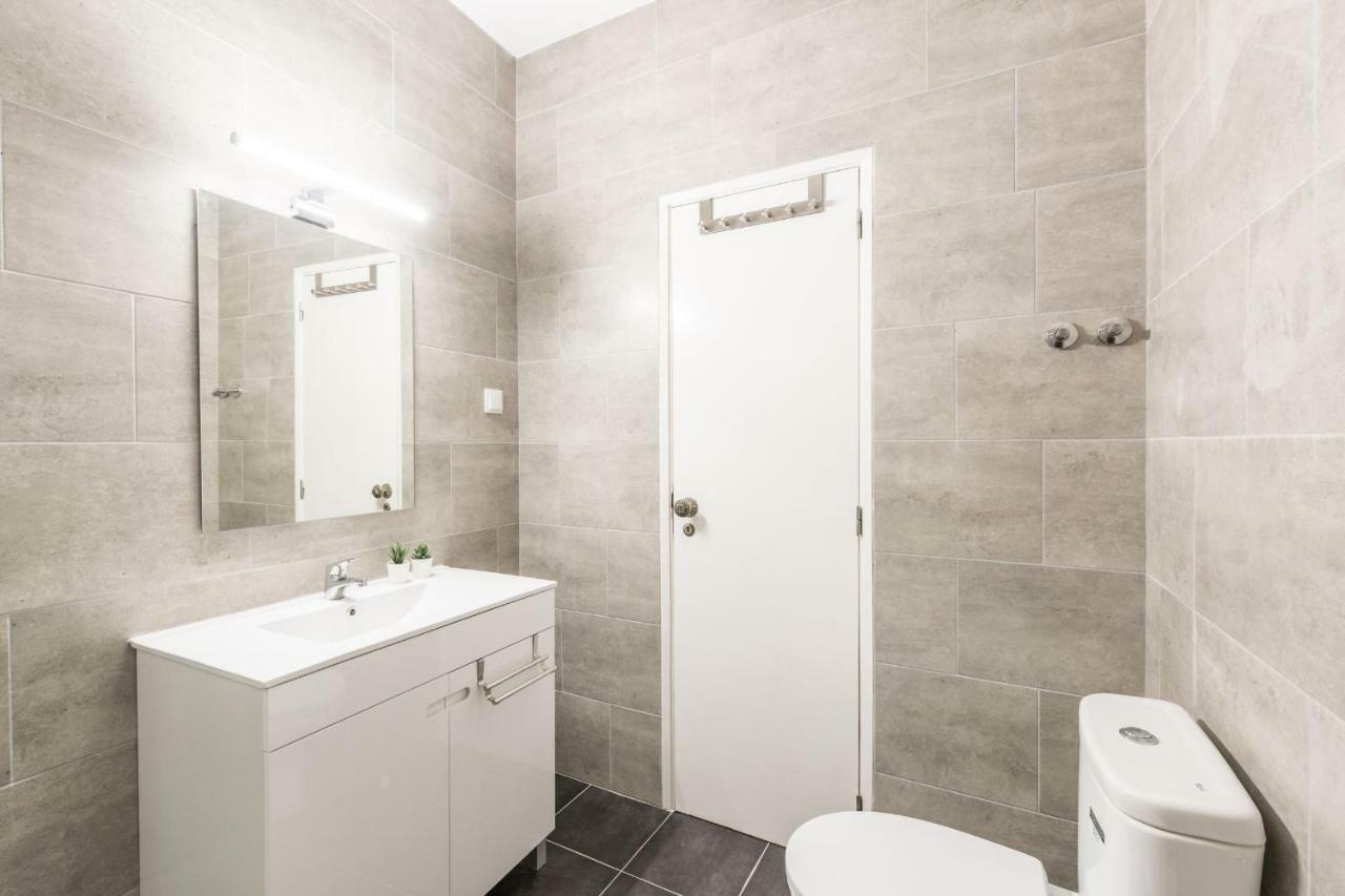 Lovelystay - 3 Bedroom Apartment In Вила-ду-Биспо Экстерьер фото