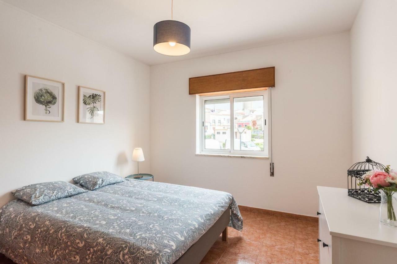 Lovelystay - 3 Bedroom Apartment In Вила-ду-Биспо Экстерьер фото
