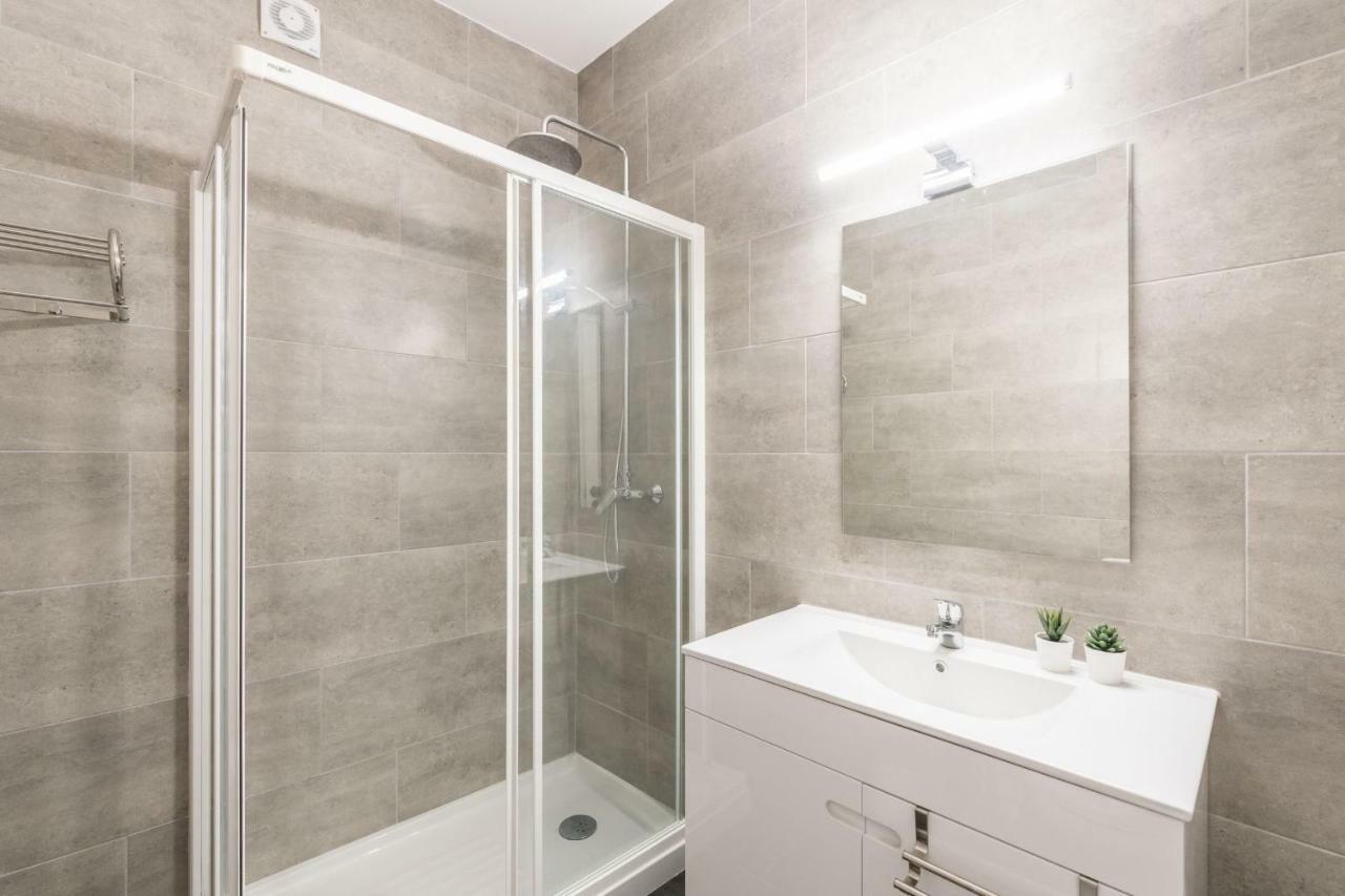 Lovelystay - 3 Bedroom Apartment In Вила-ду-Биспо Экстерьер фото