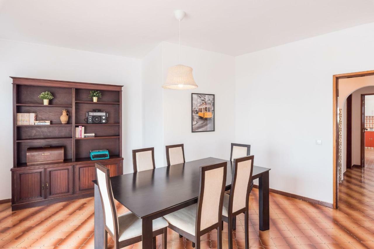 Lovelystay - 3 Bedroom Apartment In Вила-ду-Биспо Экстерьер фото