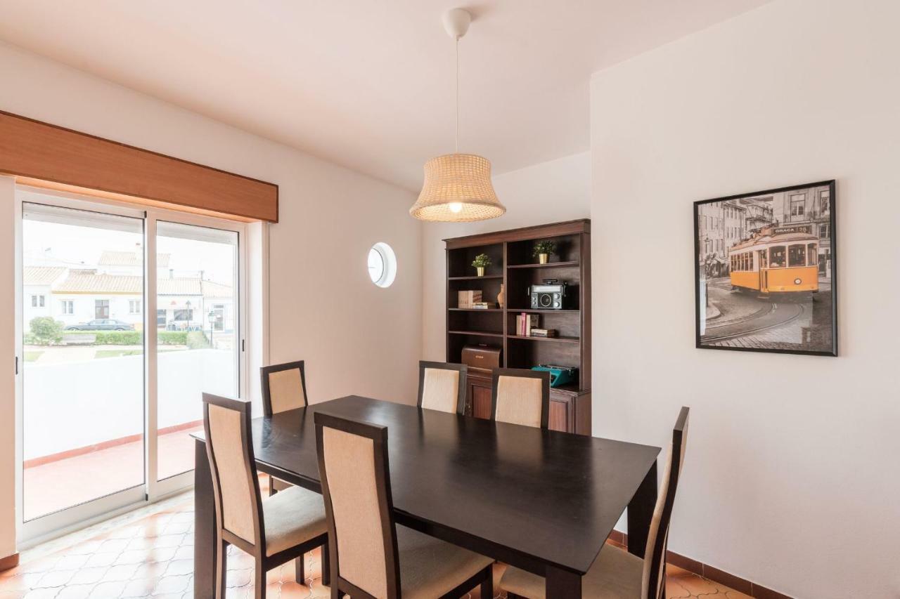 Lovelystay - 3 Bedroom Apartment In Вила-ду-Биспо Экстерьер фото